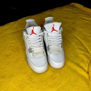 Jordan Retro 4 “White OREO”